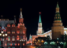 Подсветка зданий исторического центра Москвы