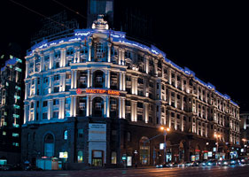 Подсветка зданий на Тверской