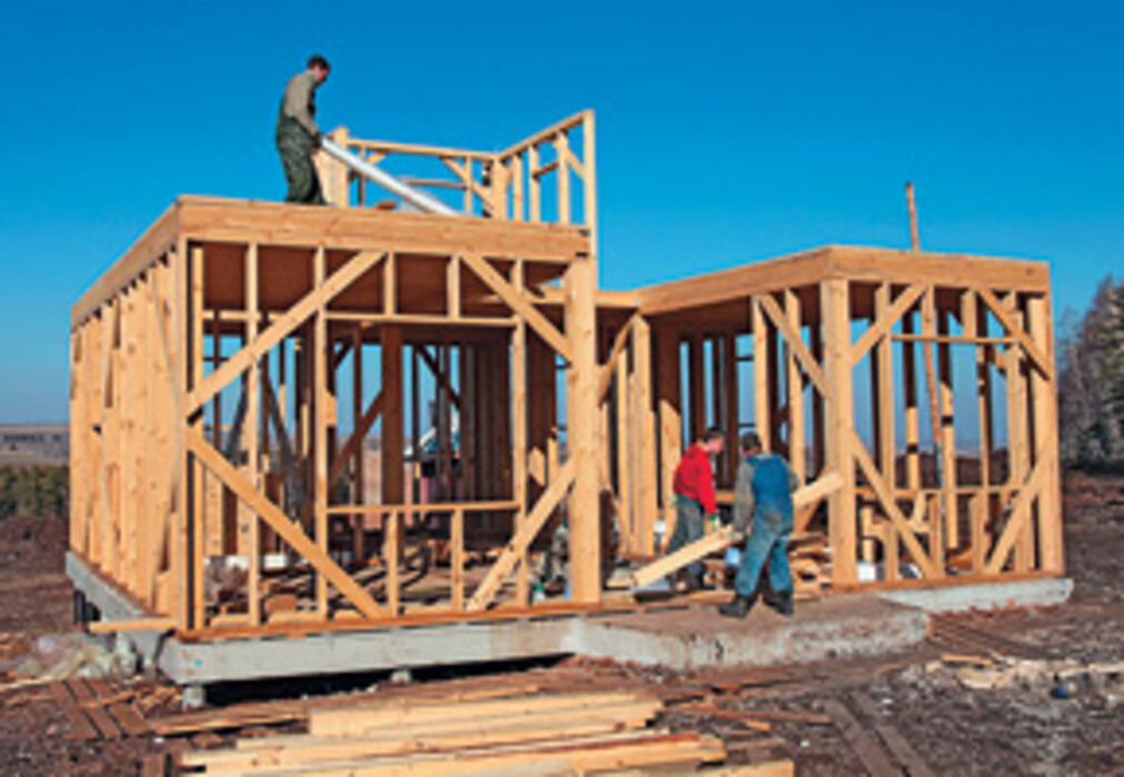 Строительство дома на сложном рельефе и склоне - преимущества и недостатки