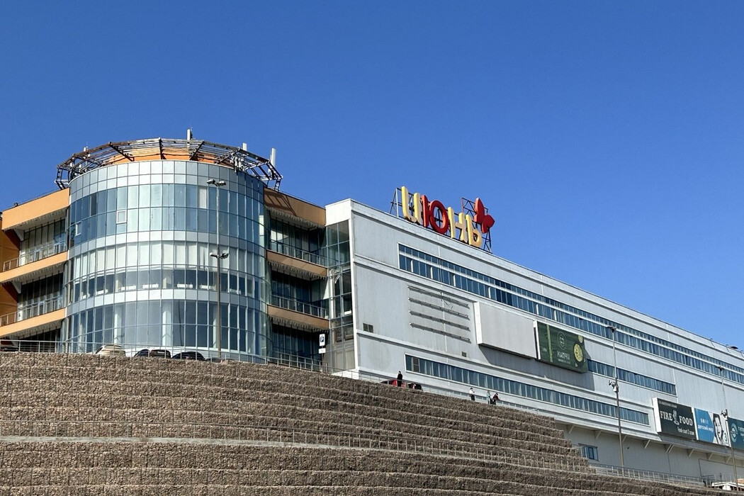 ТРЦ «ИЮНЬ» переформатируют в огромный мебельный центр