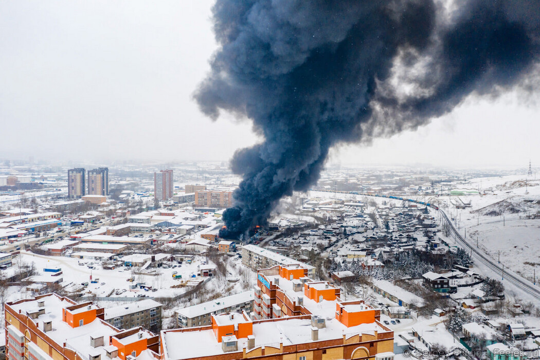 пожар в красноярске автозапчасти