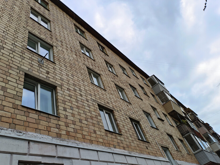 Продавцы книжных киосков часто отмечают число проданных