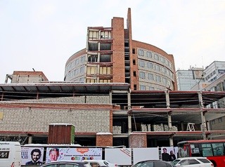 Здание «Эльдорадо» на Сурикова обещают достроить к 2019 году