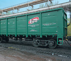 Цемент доставляют к потребителю железнодорожным транспортом