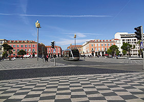 Центральная площадь Массена в Ницце