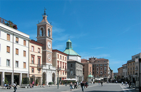 площадь Piazza Tre Martiri