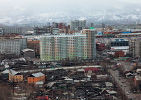 Чтобы смягчить восприятие комплекса в исторической части города, для его отделки остановились на плитке спокойных пастельных тонов