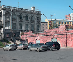 Арочные склады у речного вокзала
